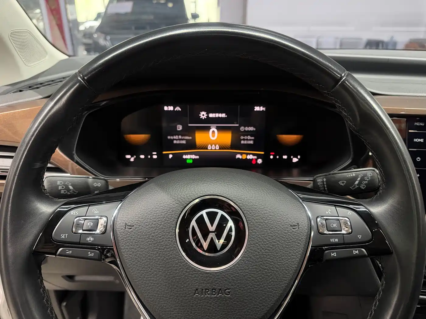 Volkswagen Tharu 2022 280TSI FWD Luxury Edition фото 9
