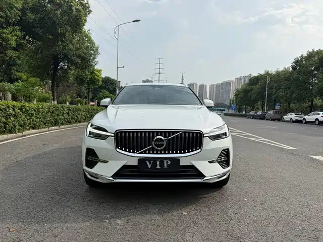 Volvo XC60 2023 B5 AWD Smart Luxury Edition — фото 5