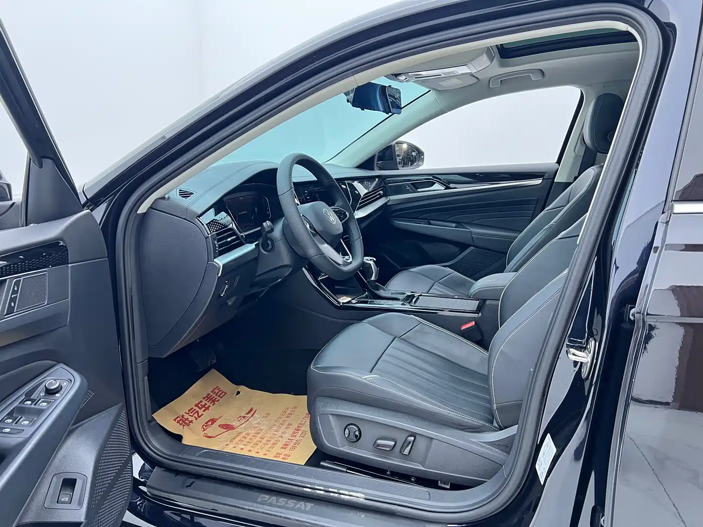 Volkswagen Passat 2023 Facelift 330TSI Starlight Elite Edition фото 5
