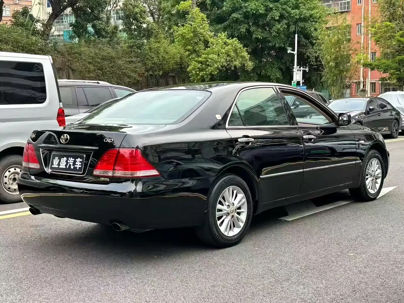 Toyota Crown 2006 2.5L Royal Leather Edition фото 3