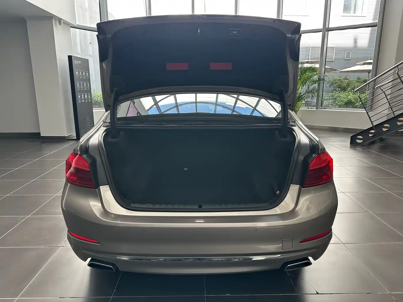 BMW 5 Series 2019 530Li xDrive Luxury Package фото 17