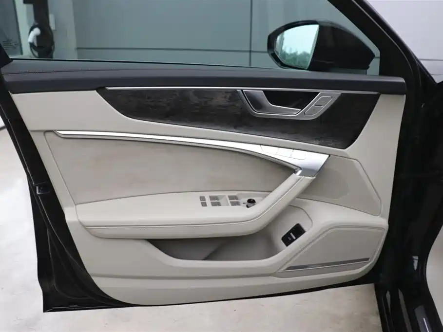 Audi A6L 2022 55 TFSI quattro Flagship Elegance фото 10