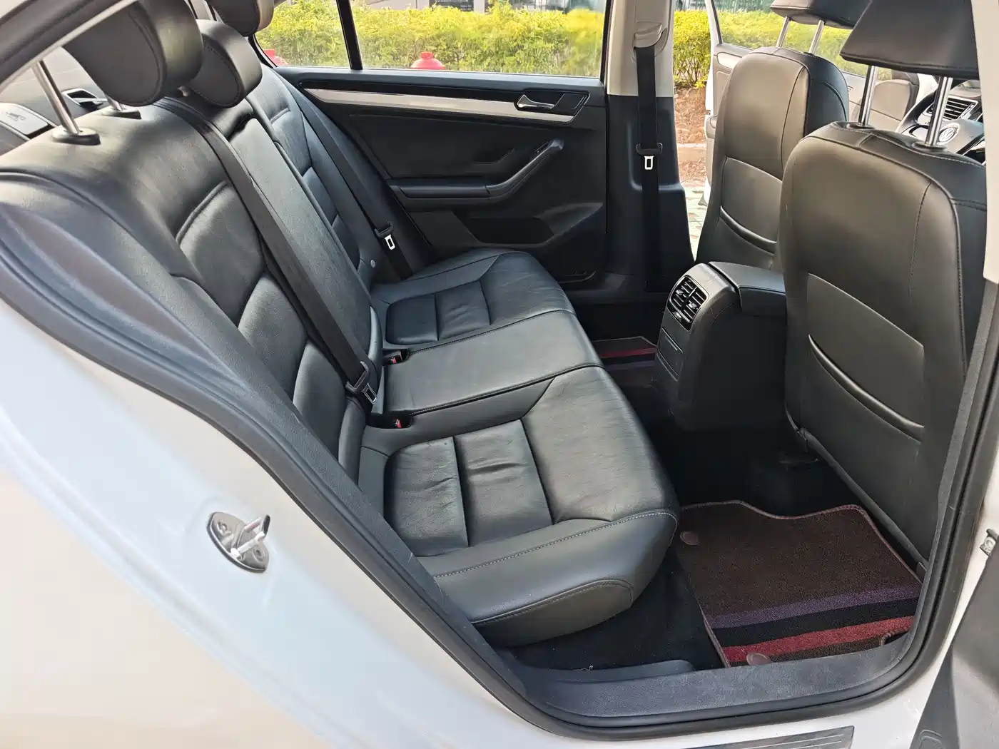 Volkswagen Sagitar 2015 230TSI Automatic Comfort фото 8