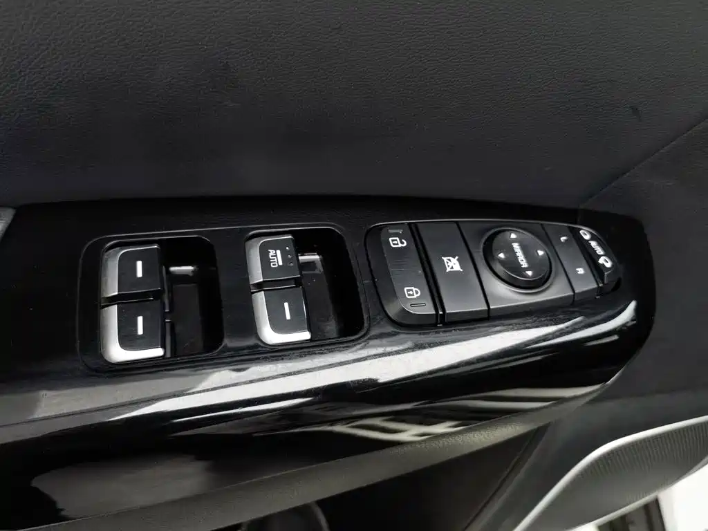 Фото 9 - Kia KX5