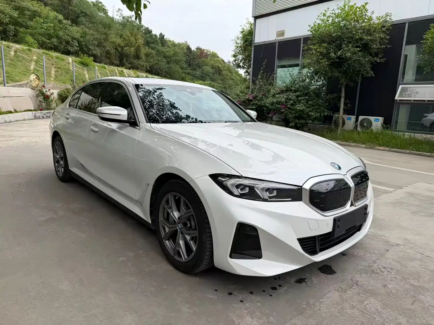 BMW i3 2024 eDrive 35 L фото 3