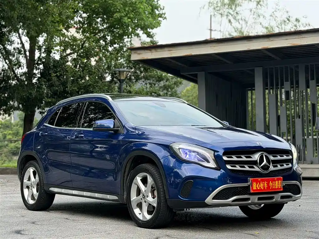 Mercedes-Benz GLA 2018 GLA 200 Fashion фото 2