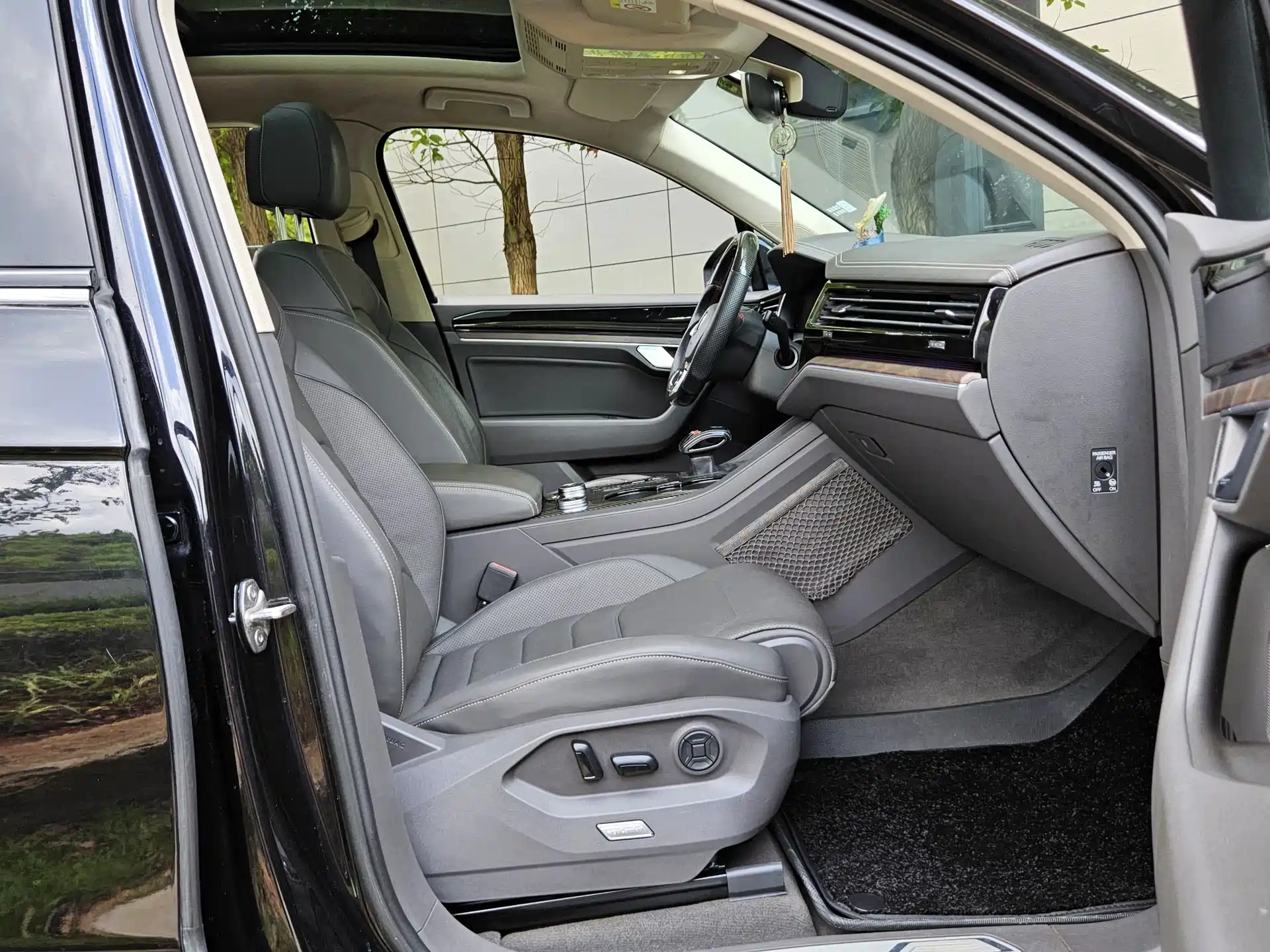 Фото 18 - Volkswagen Touareg