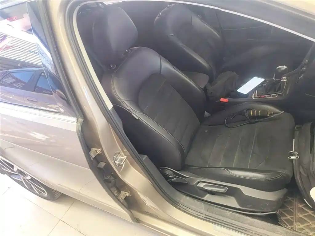 Volkswagen Golf 2018 230TSI Automatic Luxury фото 25