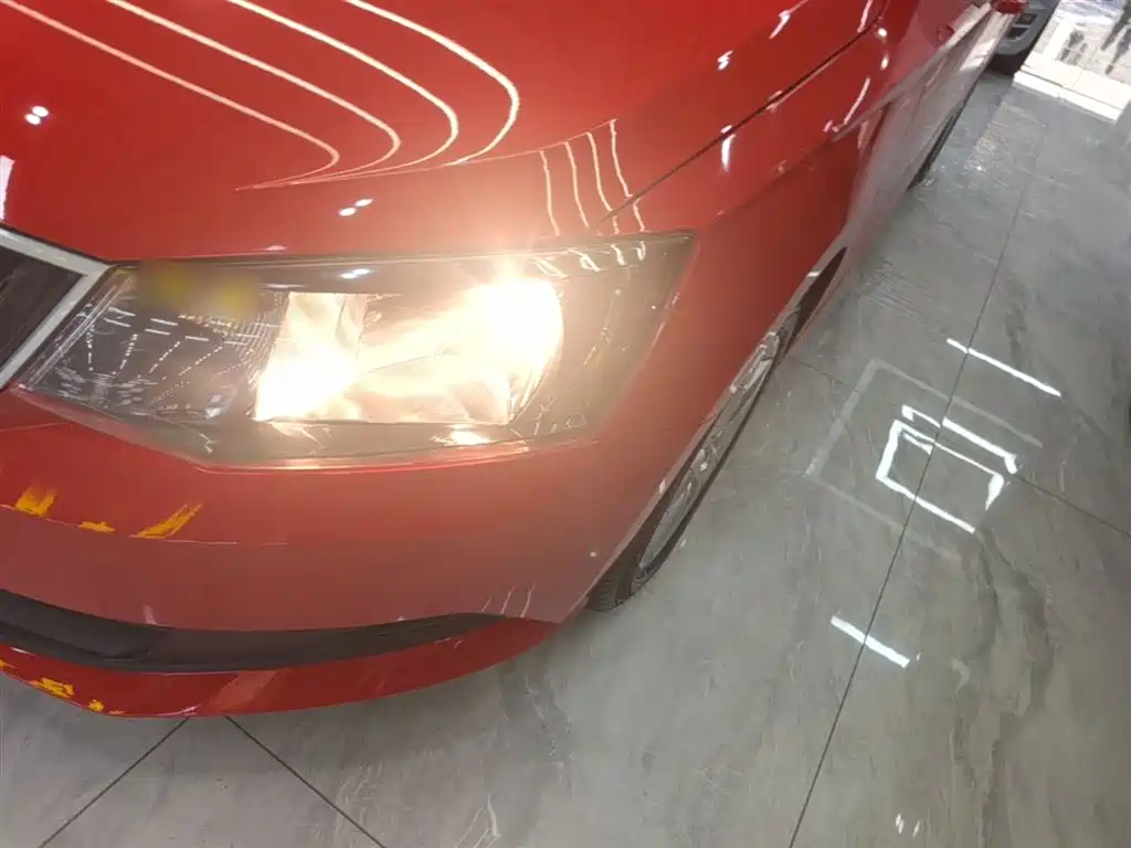 Škoda Fabia 2017 1.4L Auto Car Enjoy Edition фото 24