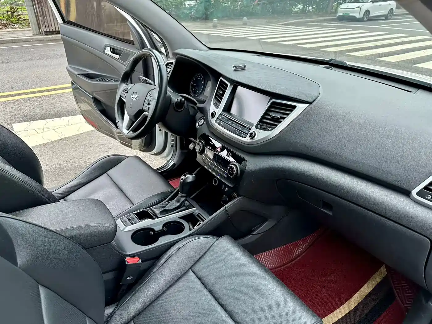 Hyundai Tucson 2018 1.6T DCT 2WD 15th Anniversary Special Edition фото 9