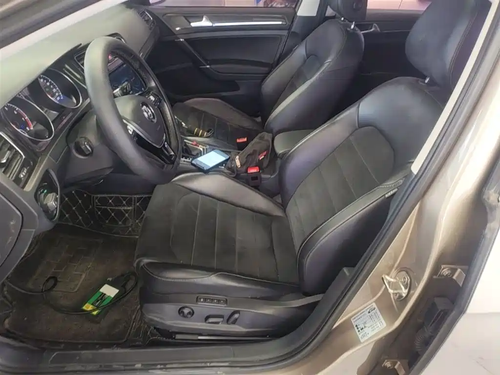 Volkswagen Golf 2018 230TSI Automatic Luxury фото 15