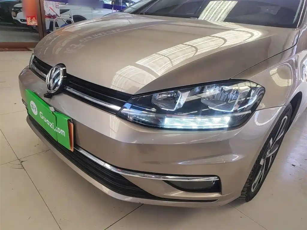 Volkswagen Golf 2018 230TSI Automatic Luxury фото 24
