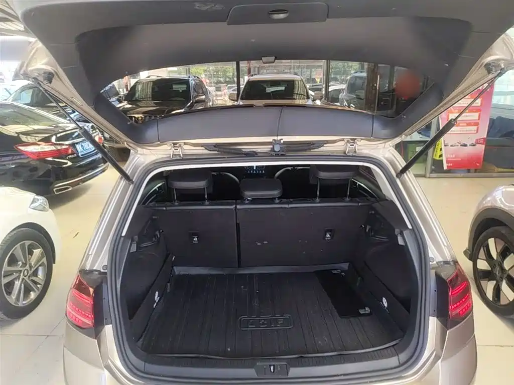 Volkswagen Golf 2018 230TSI Automatic Luxury фото 19