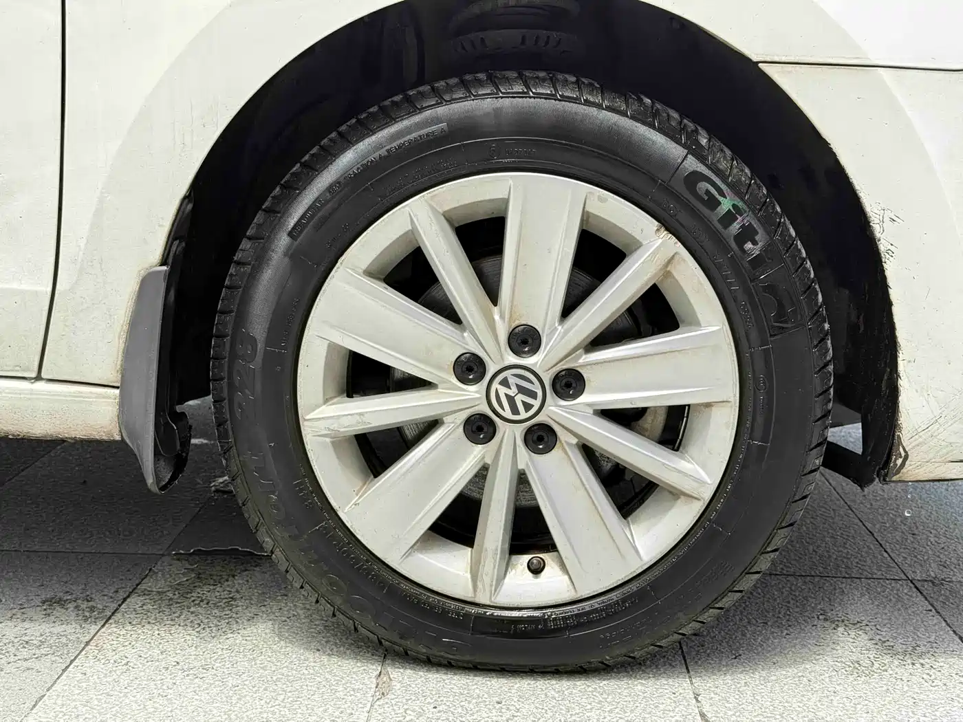 Volkswagen Jetta 2015 1.6L Auto Trend фото 3