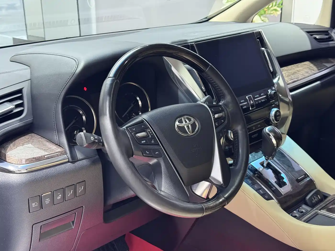 Toyota Alphard 2021 Hybrid 2.5L Premium фото 13