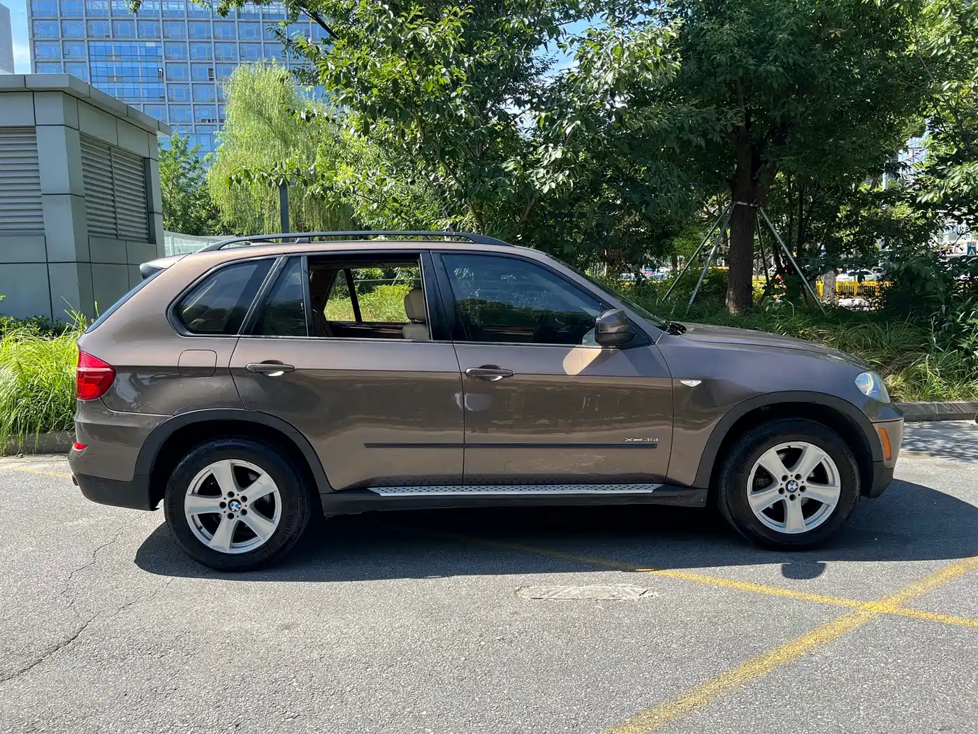 Photo 4 - BMW X5 (Import)