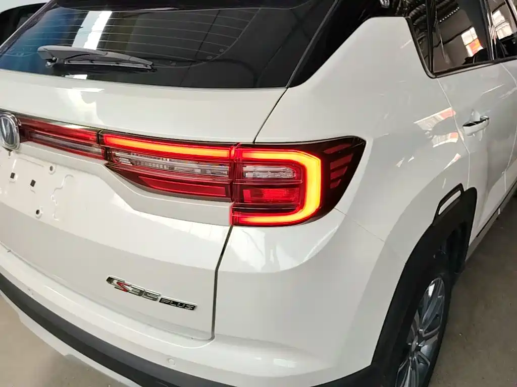 Changan CS35 PLUS 2018 2018 1.6L Automatic Smooth Connect China V