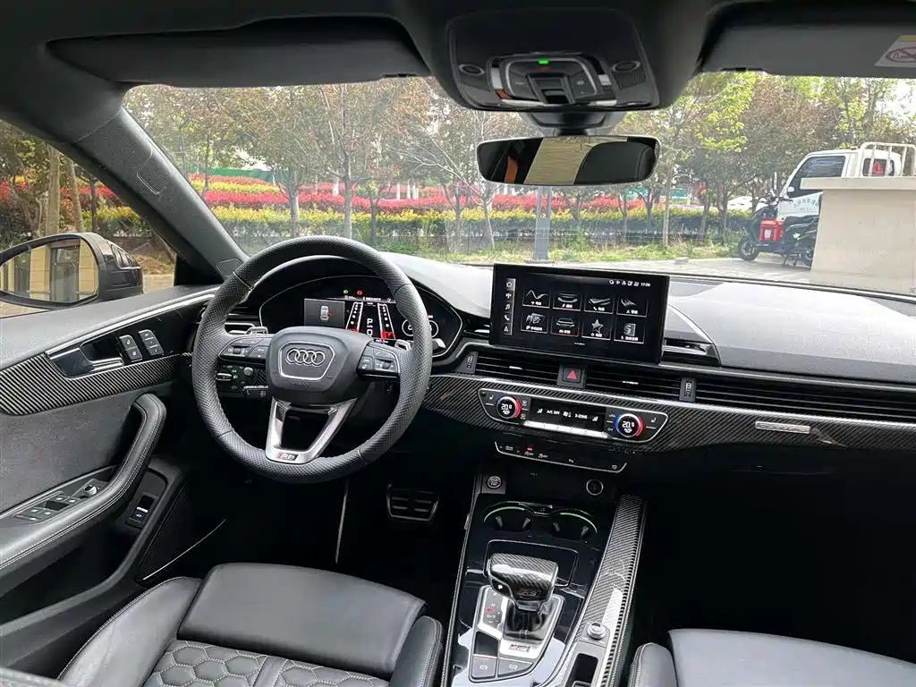 Audi RS 5 2022 RS 5 2.9T Sportback Dark Gold Edition фото 12