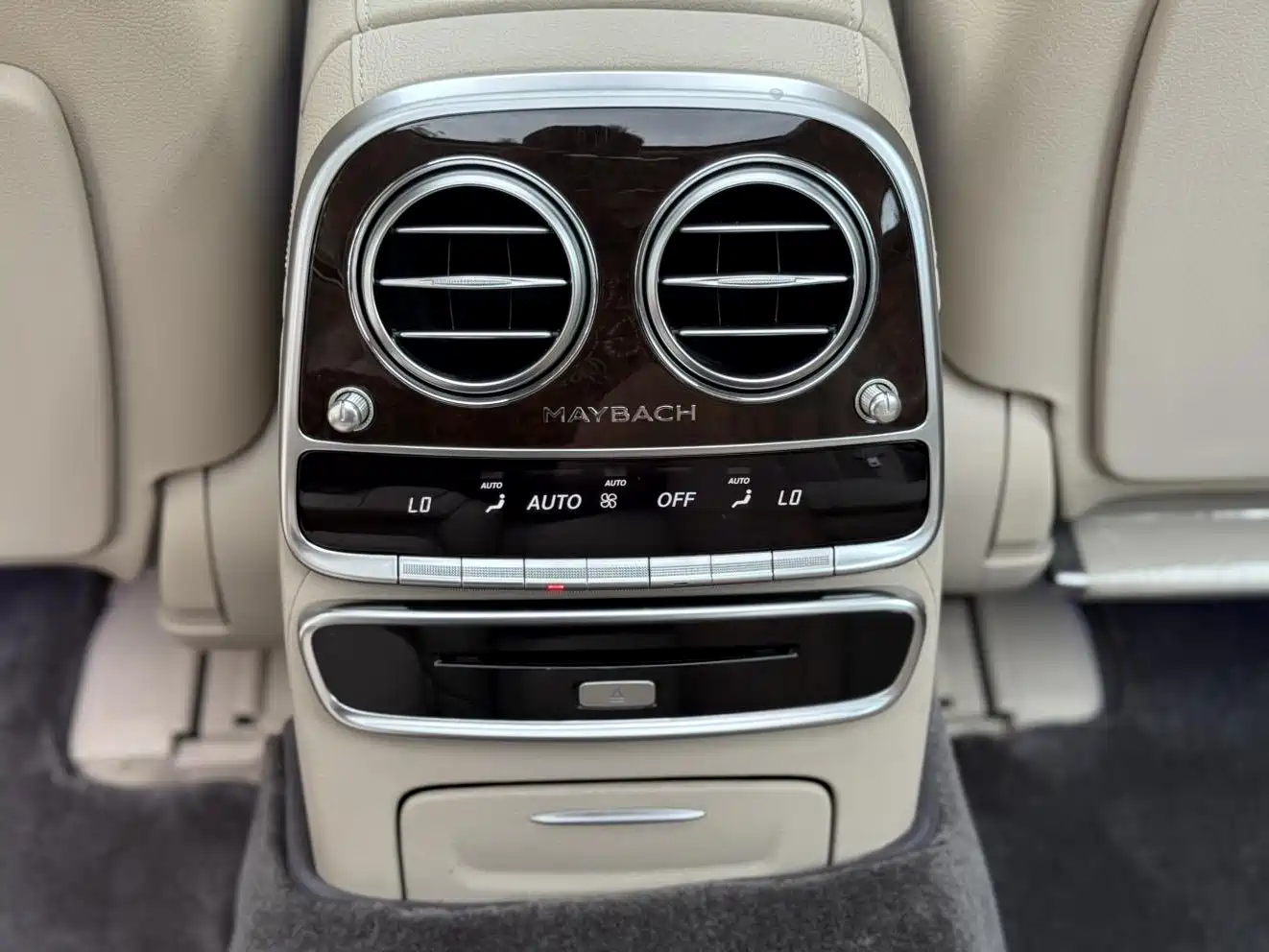 Mercedes-Benz Maybach S-Class 2015 S 400 4MATIC фото 11