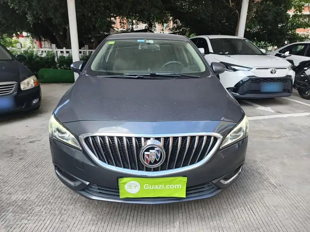Photo 3 - Buick Verano
