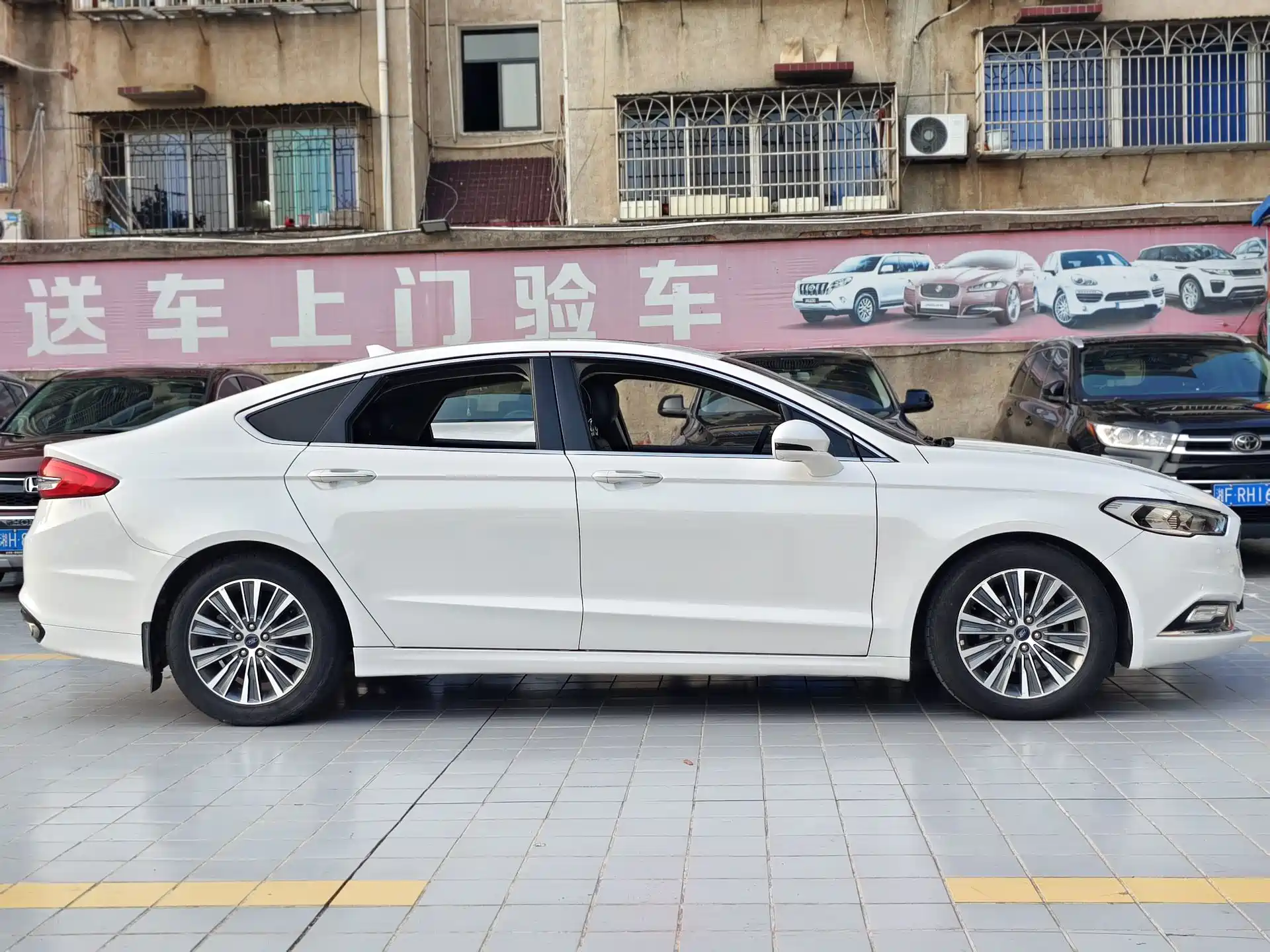 Photo 4 - Ford Mondeo