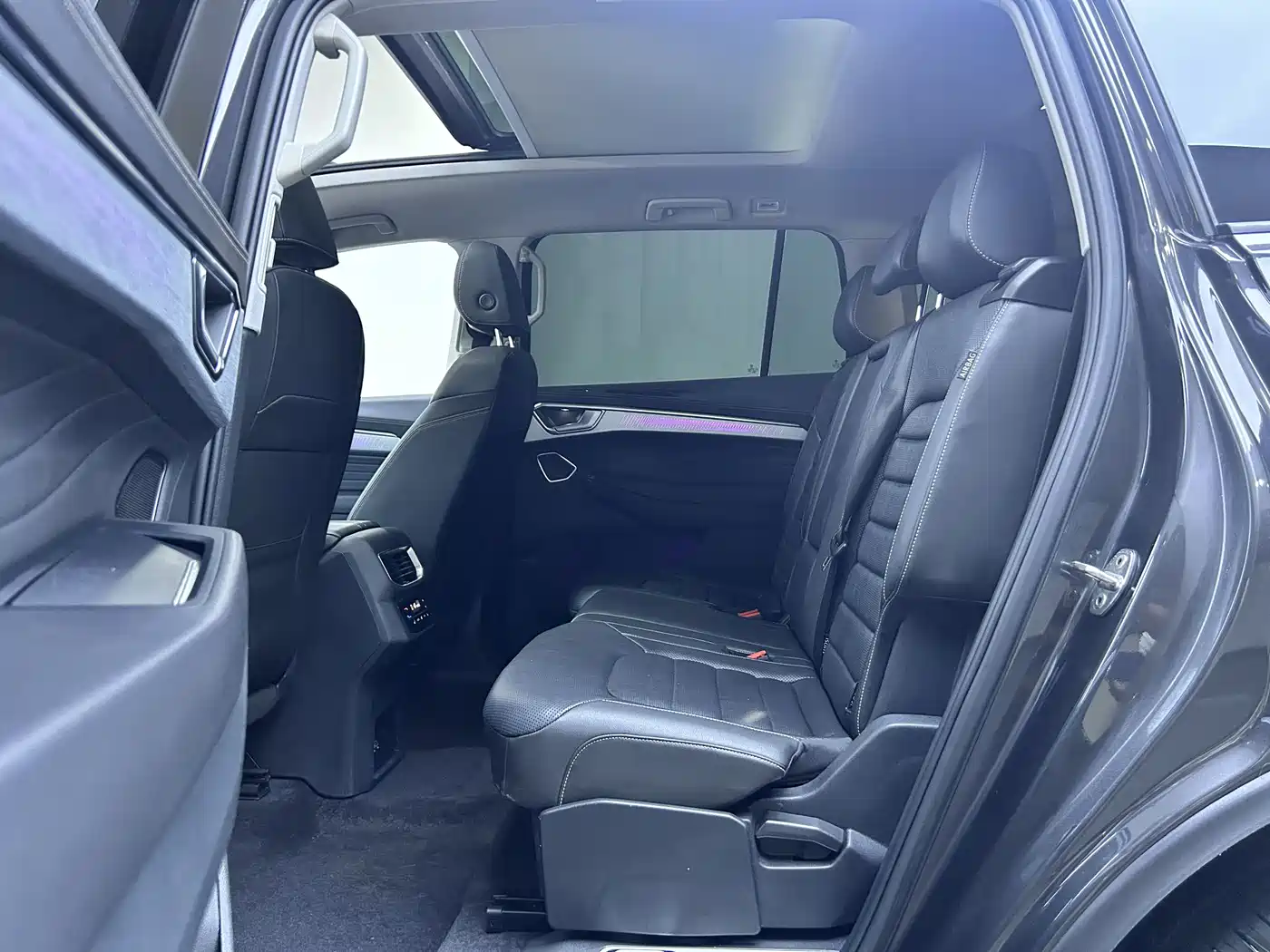 Volkswagen Talagon 2022 330TSI 2WD Luxury Premium Edition 7-Seater фото 5
