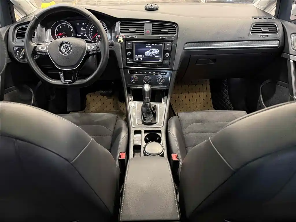 Volkswagen Golf 2018 230TSI Automatic Luxury фото 8