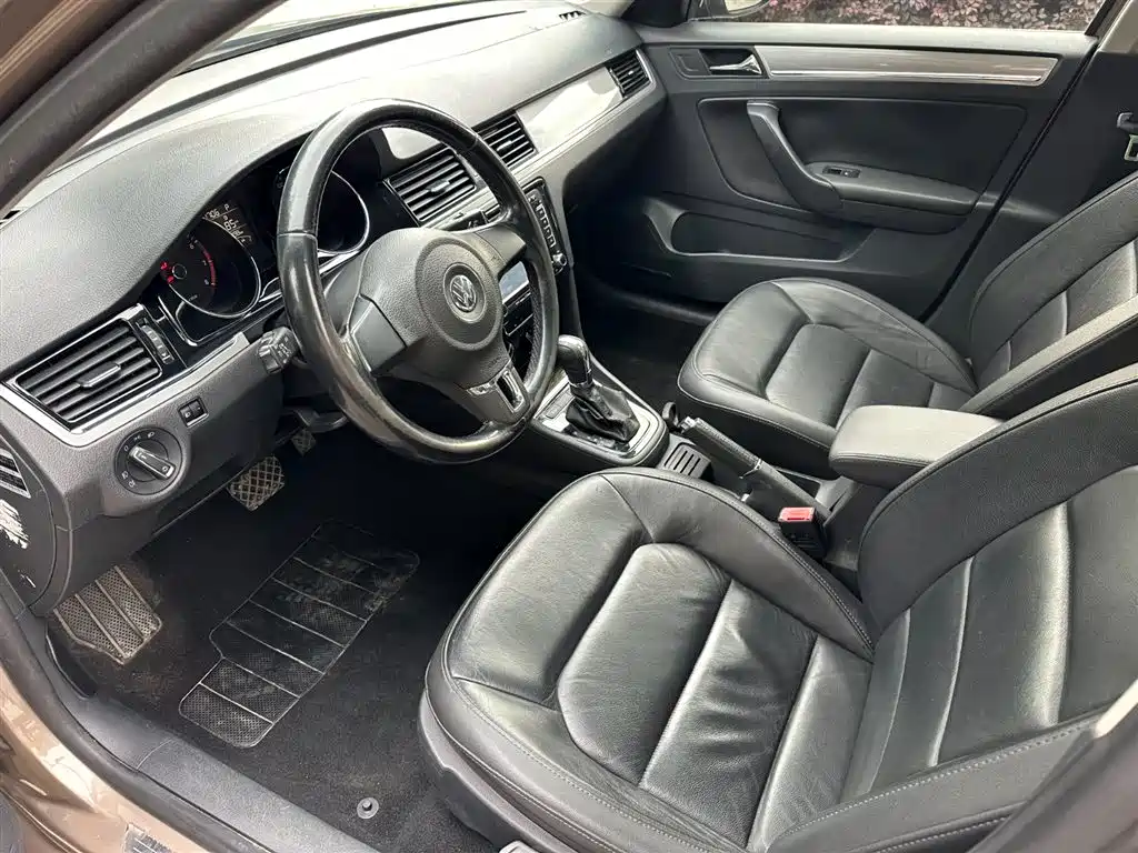 Volkswagen Bora 2014 1.6L Automatic Comfort Edition фото 4