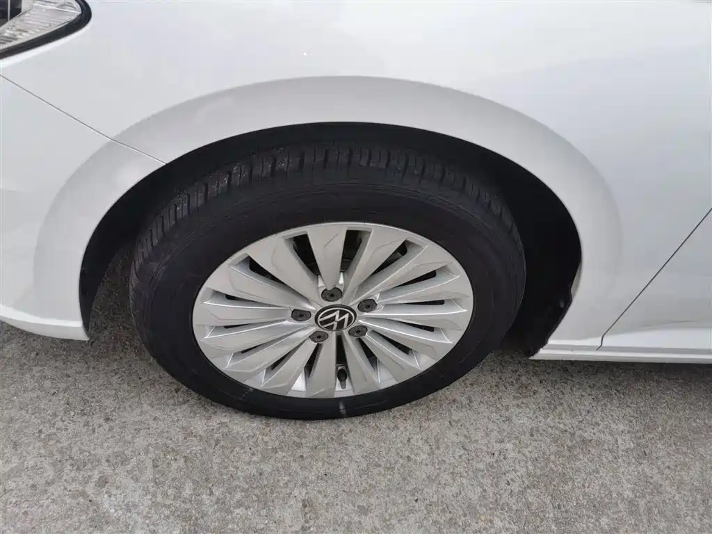 Volkswagen Lavida 2021 1.5L Auto Comfort Edition фото 23