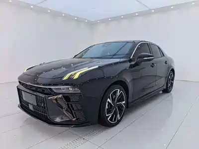 Lynk & Co 03