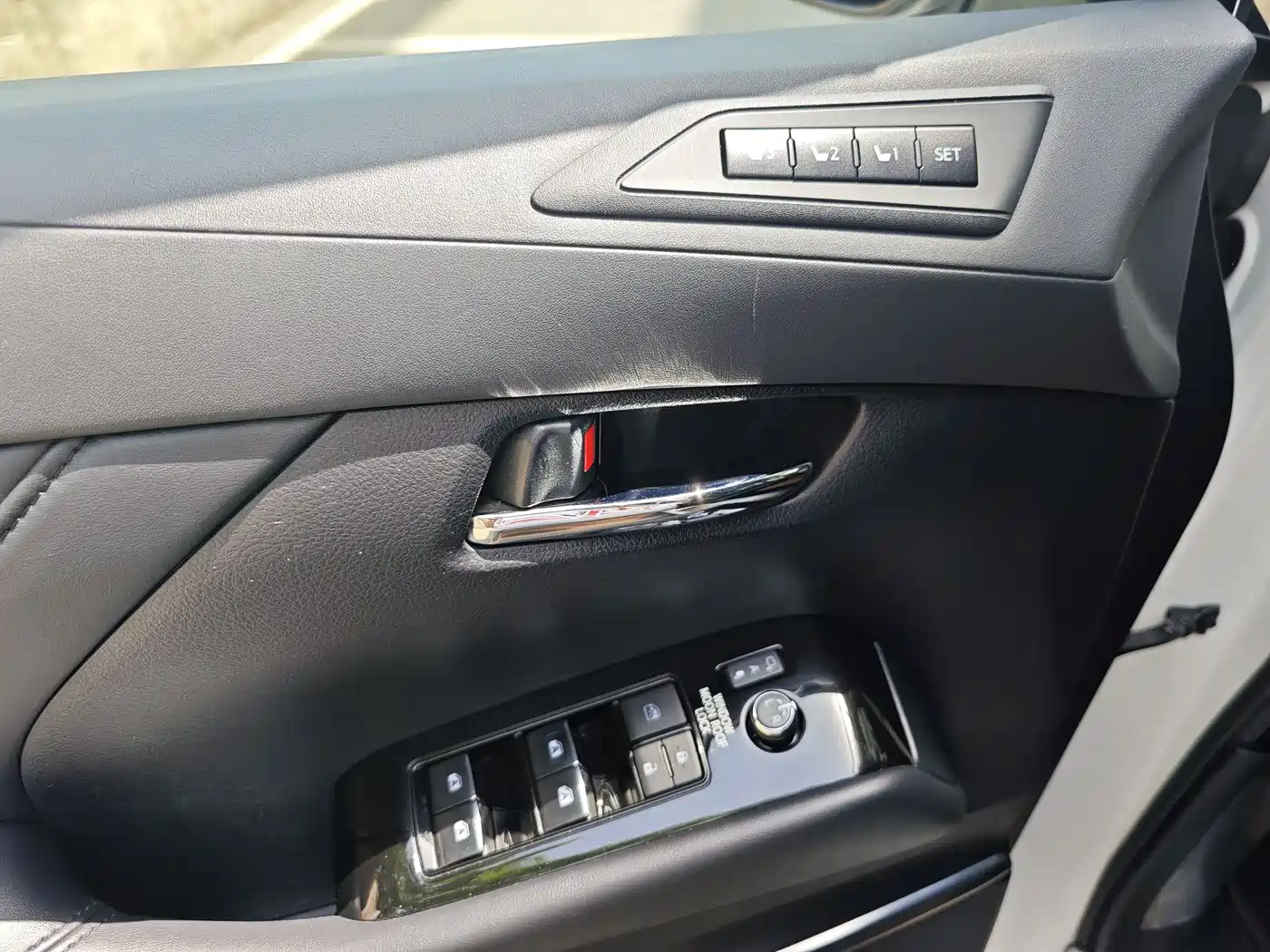Toyota Alphard 2020 Hybrid 2.5L Premium Edition фото 11