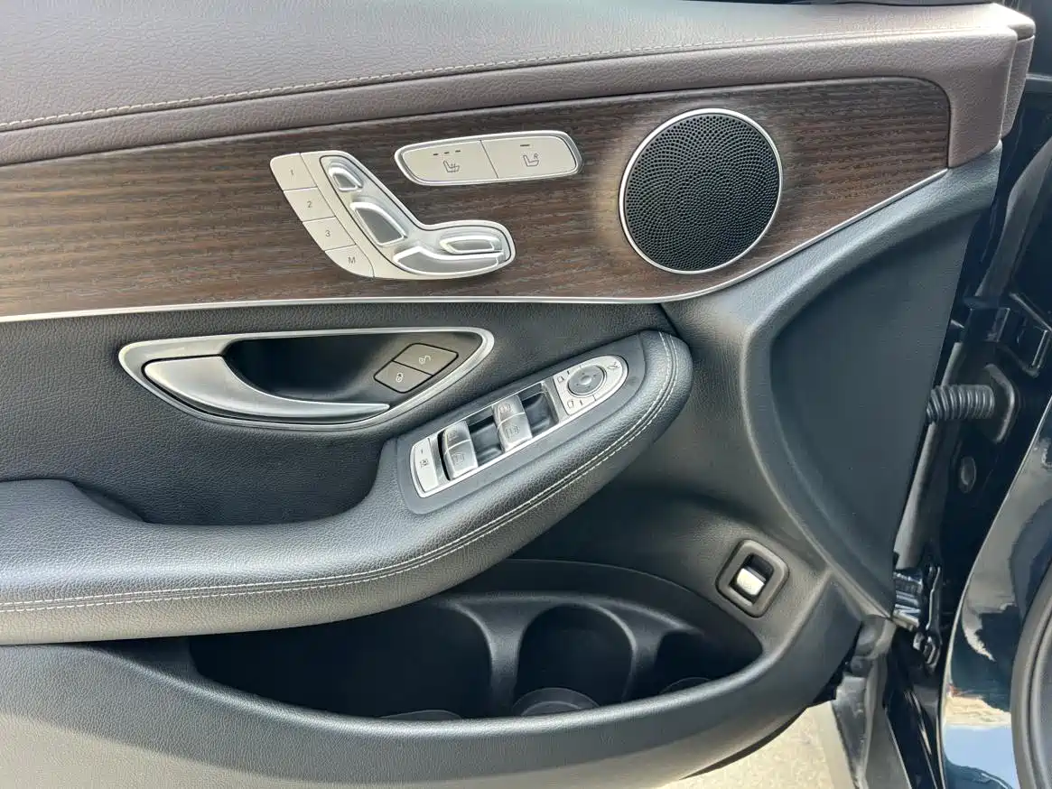 Mercedes-Benz GLC 2022 Model GLC 260 L 4MATIC Luxury Edition фото 9