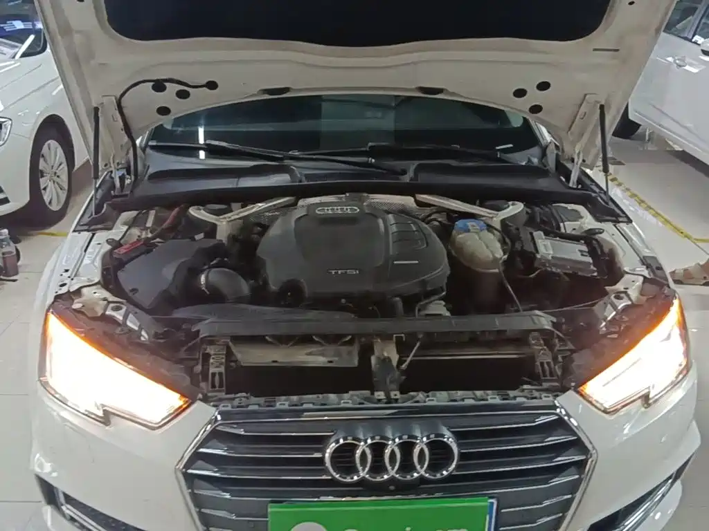 Фото 20 - Audi A4L