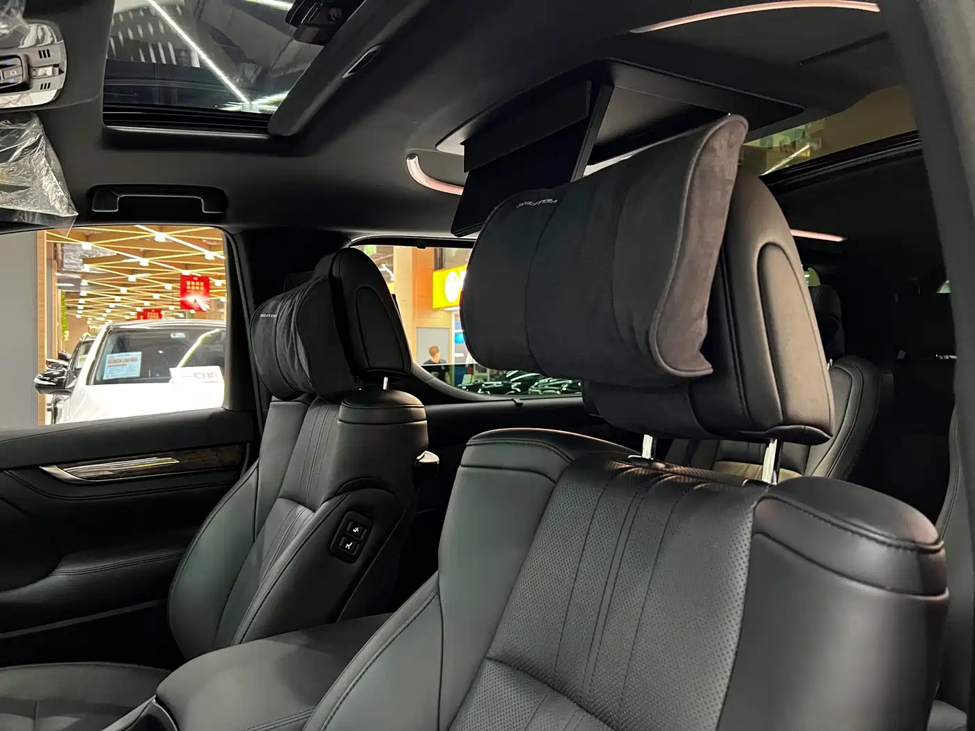 Toyota Vellfire 2021 Crown Hybrid 2.5L HV Supreme Edition фото 13
