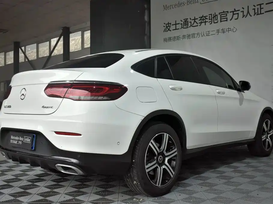 Mercedes-Benz GLC Coupe 2022 GLC 260 4MATIC Coupe SUV фото 13