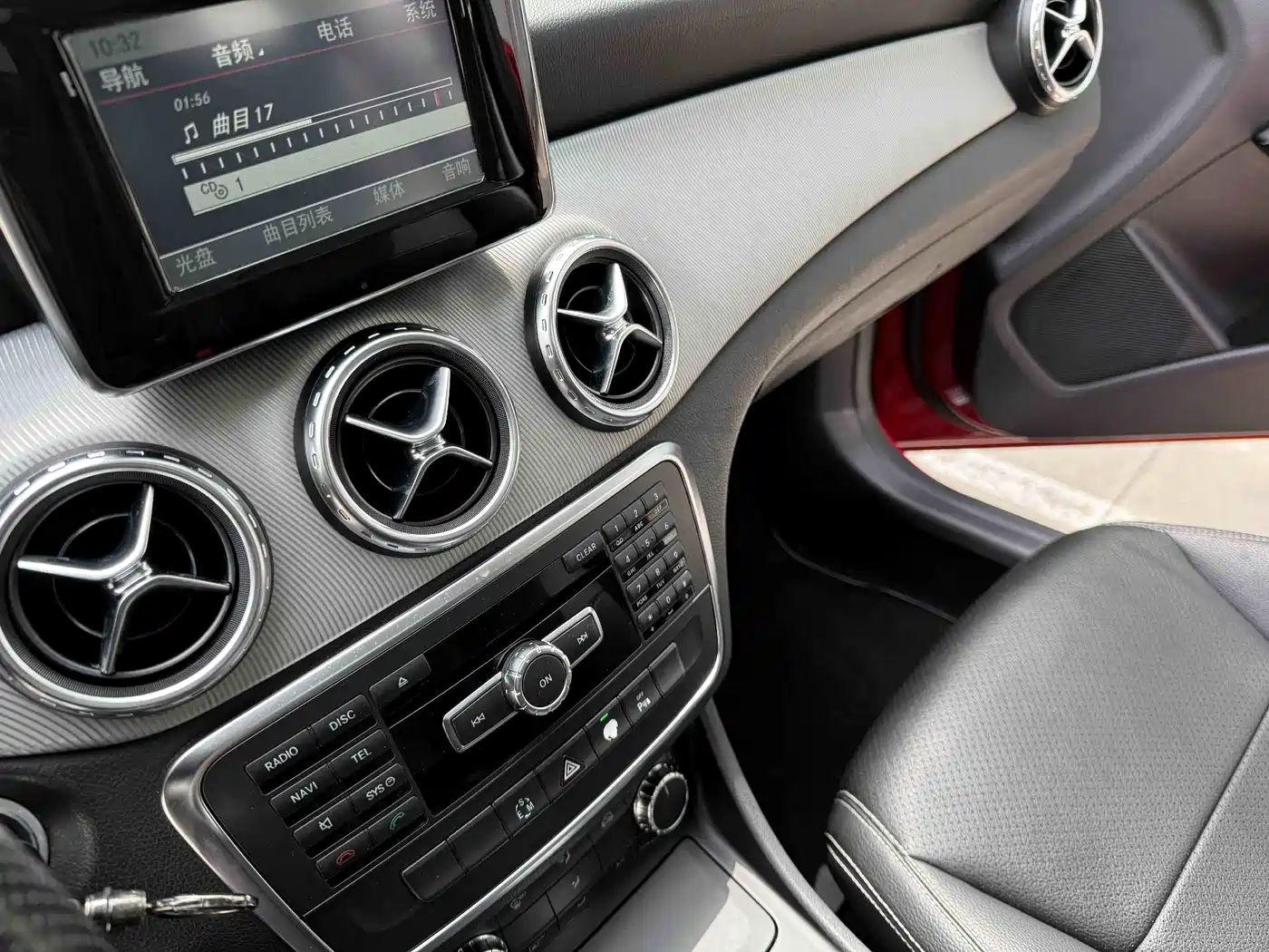 Mercedes-Benz GLA 2015 GLA 200 Dynamic фото 13