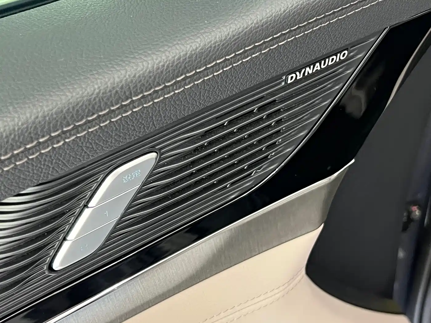 BYD Tang New Energy 2024 DM-p Champion Edition 215KM AWD Flagship фото 16