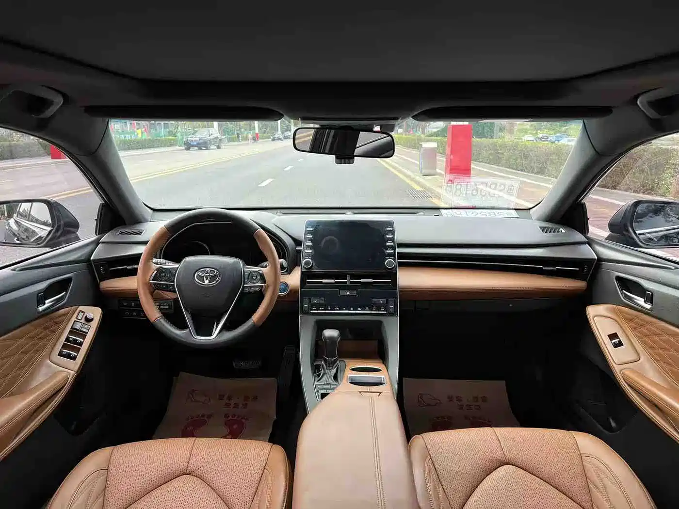 Toyota Avalon 2019 Hybrid 2.5L XLE Premium Edition China VI фото 14