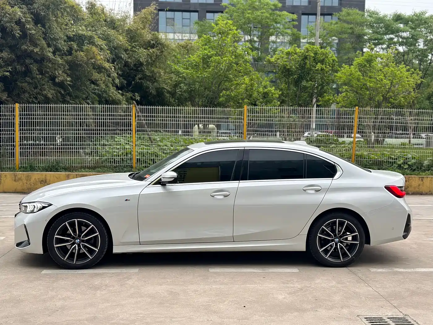 BMW 3 Series 2025 325Li M Sport Package фото 5