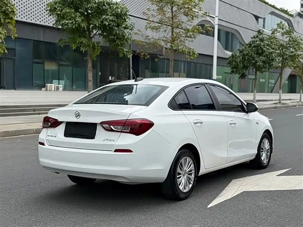 Buick Excelle 2020 15N Manual Elite фото 2