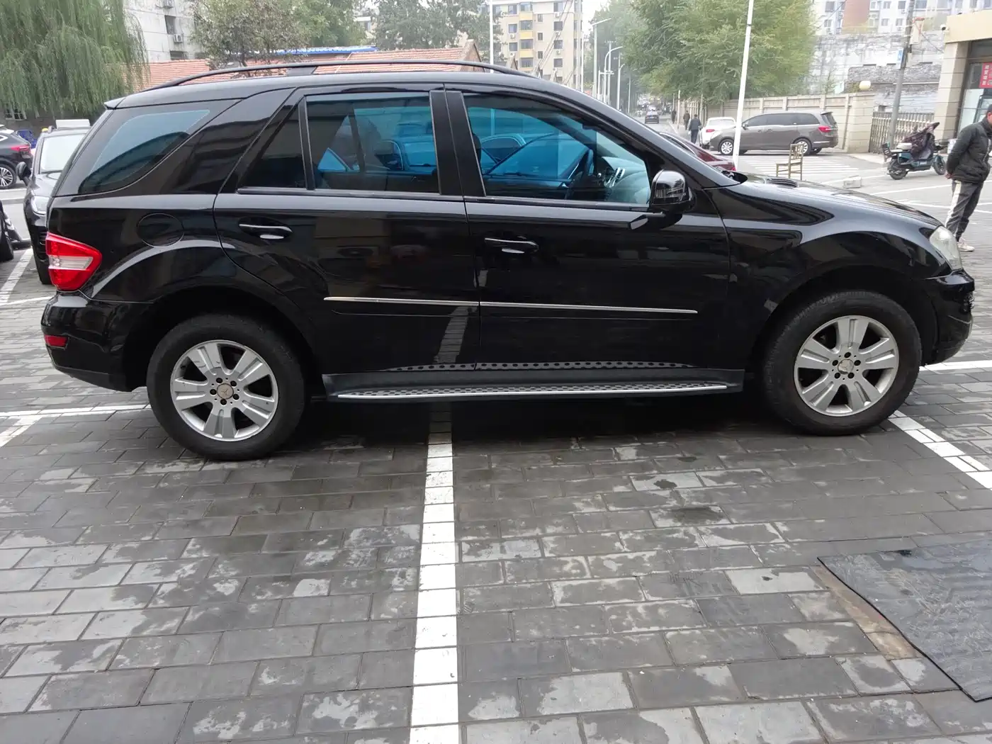 Mercedes-Benz M-Class 2010 ML 300 4MATIC фото 21