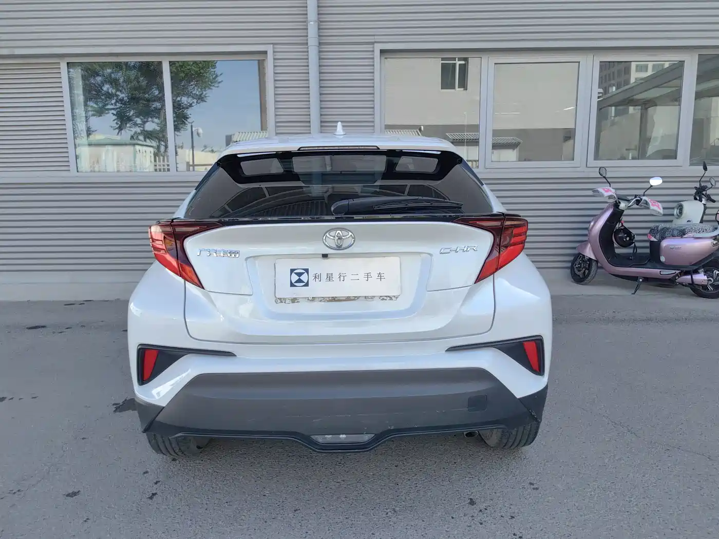 Toyota C-HR 2022 2.0L Leading Edition фото 4