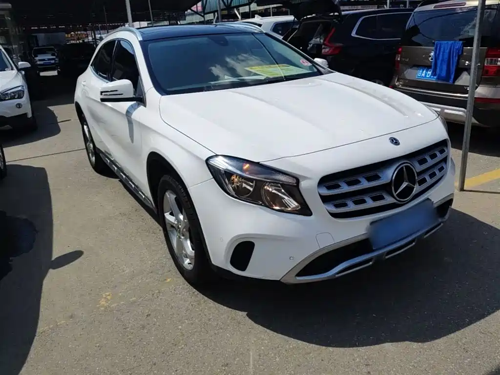 Mercedes-Benz GLA 2017 GLA 200 Dynamic фото 4