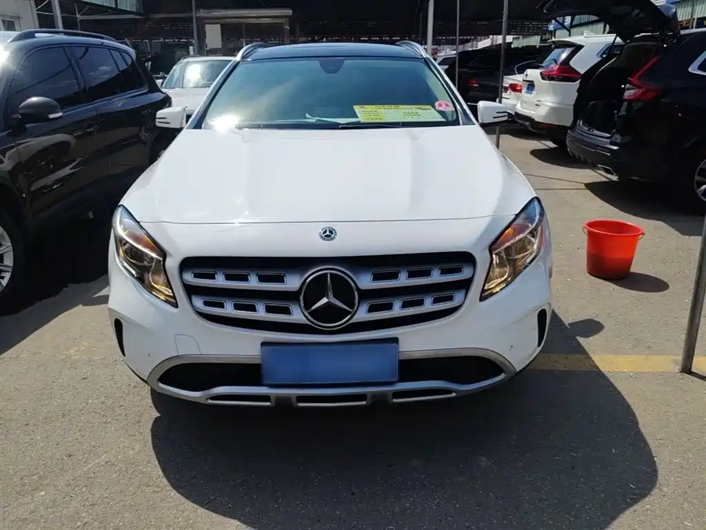 Mercedes-Benz GLA 2017 GLA 200 Dynamic фото 3