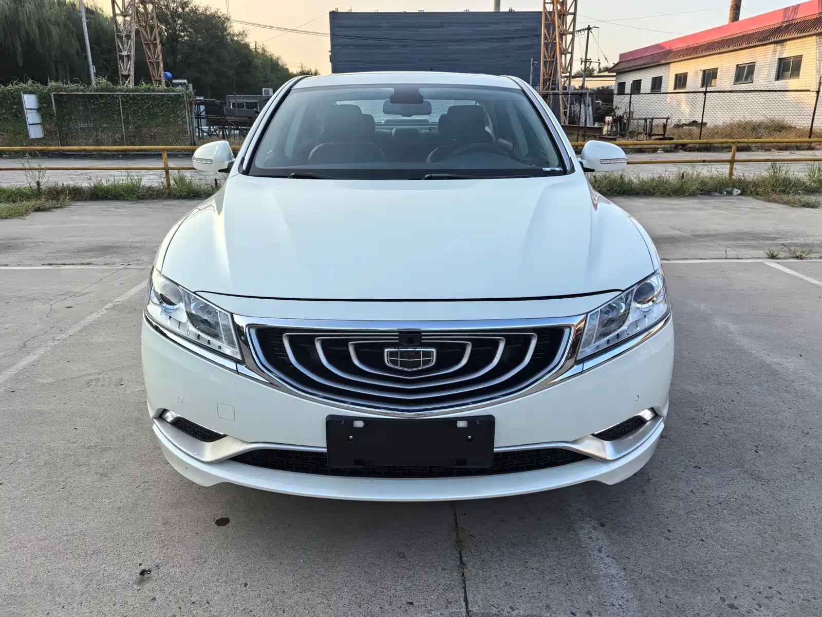 Фото 2 - Geely Borui