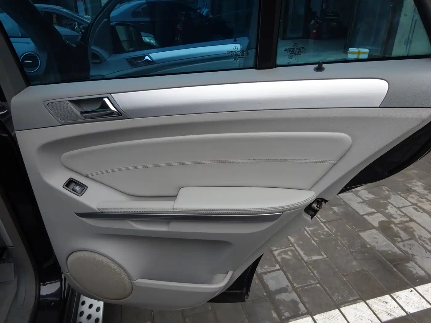 Mercedes-Benz M-Class 2010 ML 300 4MATIC фото 23