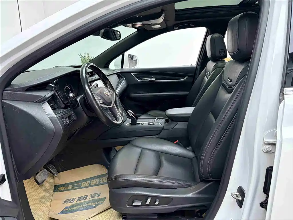 CADILLAC XT5