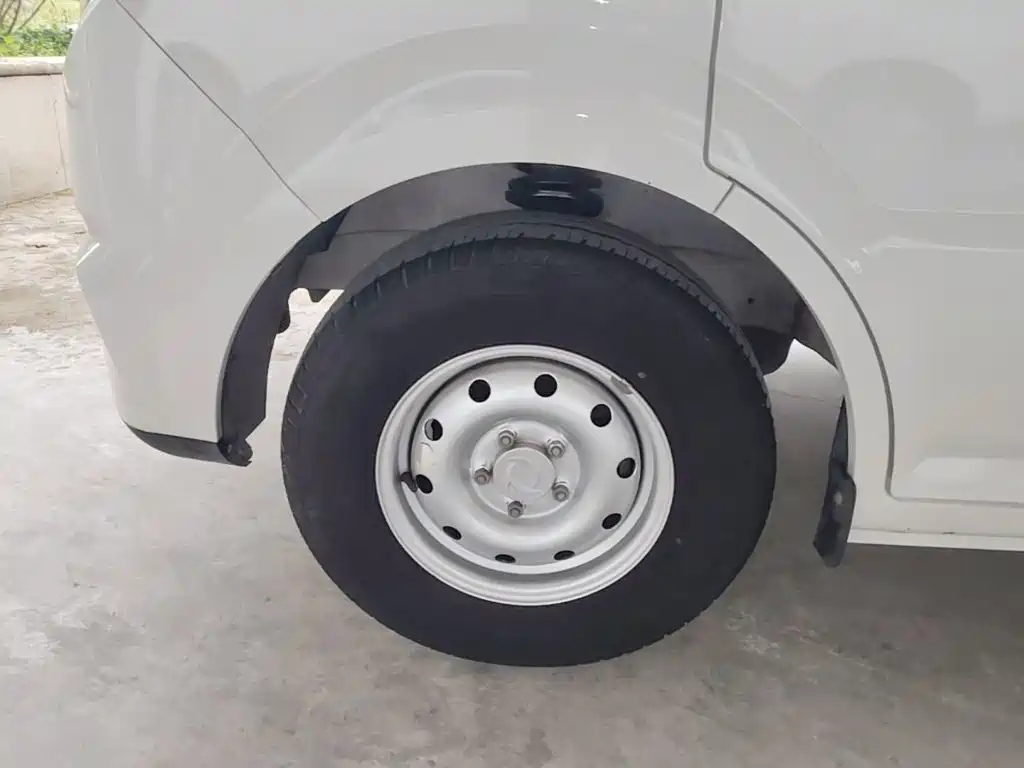 Фото 23 - Dongfeng Yufeng EM27