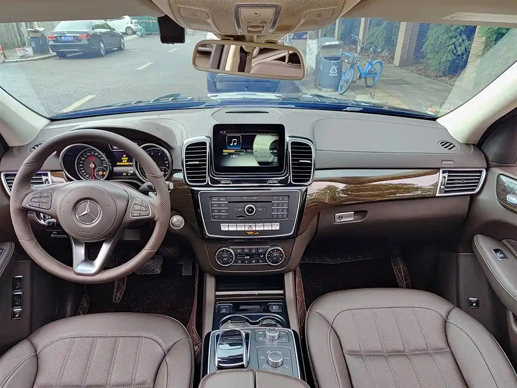 Mercedes-Benz GLS 2018 Facelift GLS 400 4MATIC Sport фото 10