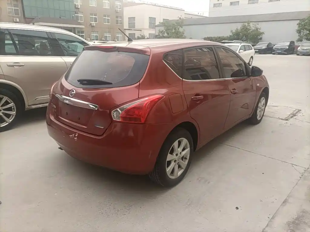 Photo 7 - Nissan Tiida